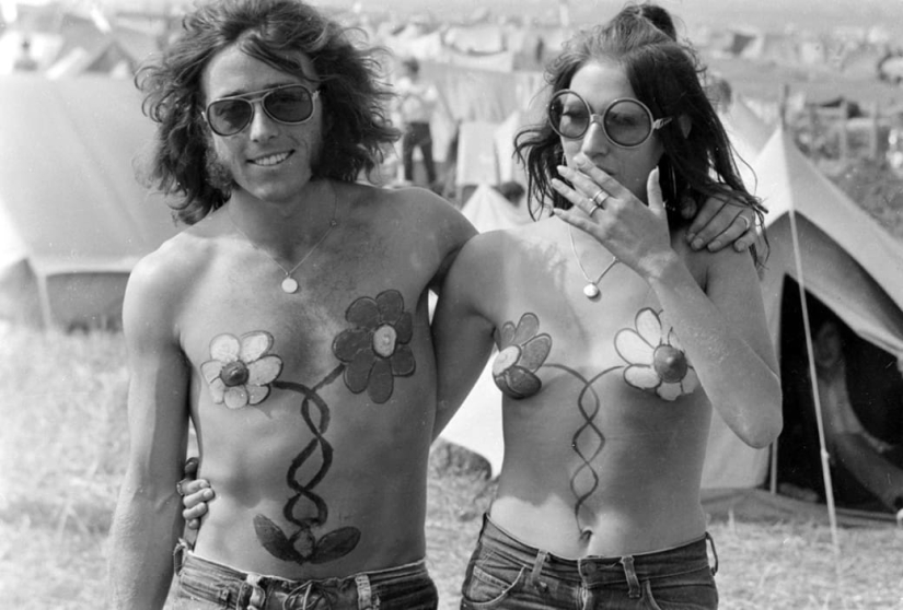 23 photos show just how uninhibited the hippies were