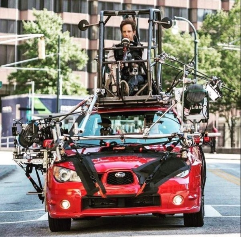 25 cool behind the scenes photos and gifs from movie sets