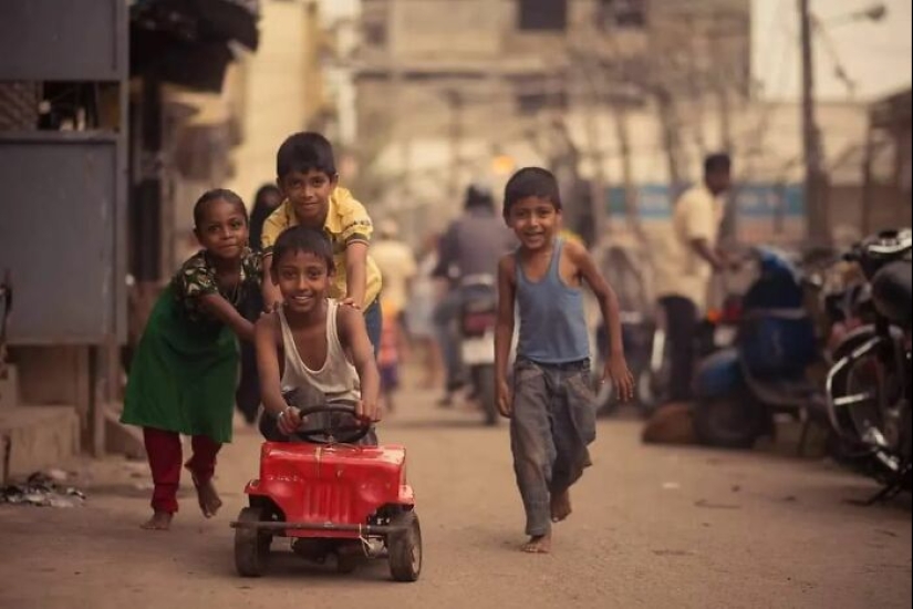 25 fotografías divertidas de niños que te harán sonreír Por Guru Charan