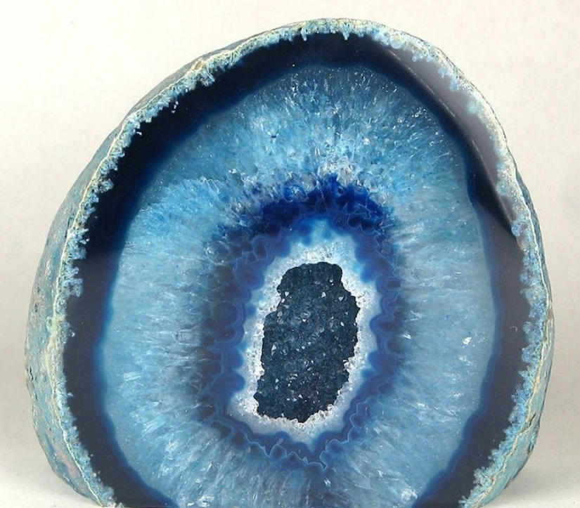 25 incredibly beautiful and rare stones