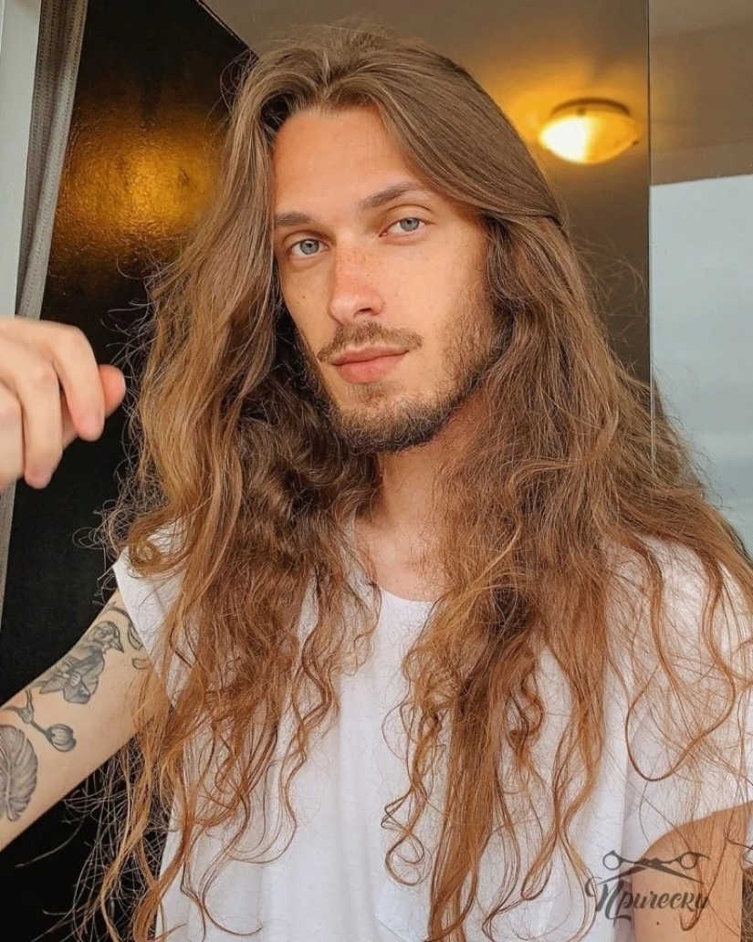 25 photos of men with long hair