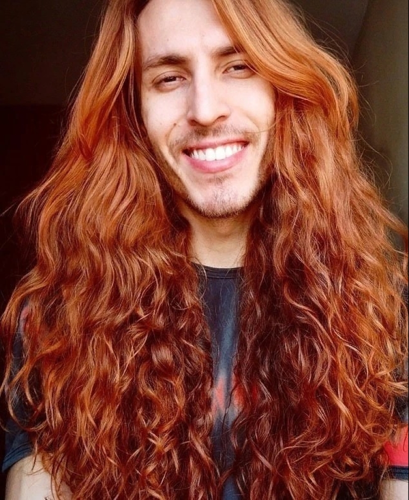 25 photos of men with long hair