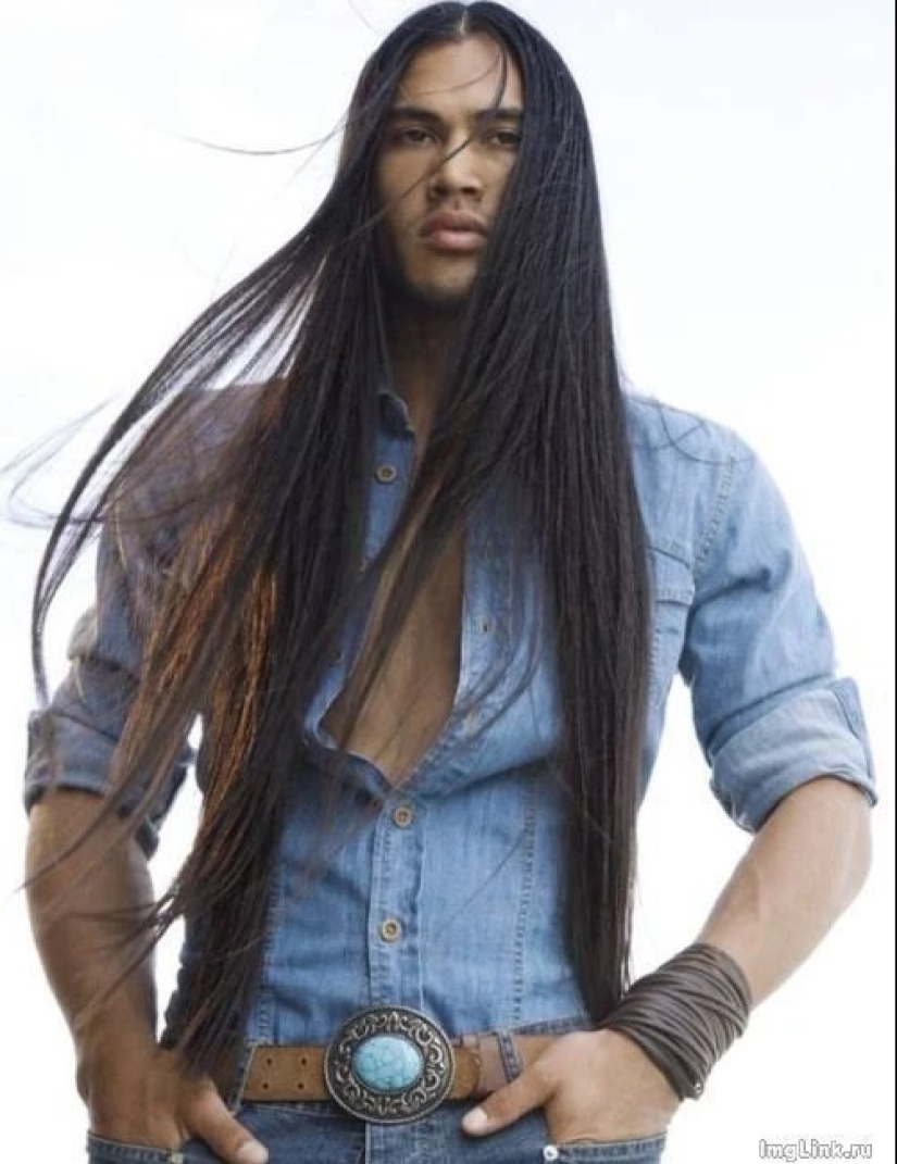 25 photos of men with long hair