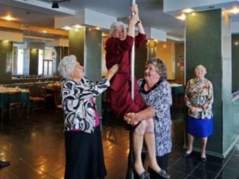 25 photos that retirement is a happy time, where there is a place for jokes and fun