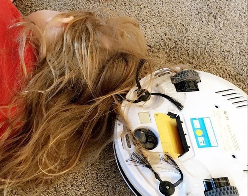 25 proofs that robot vacuum cleaners are still pranksters