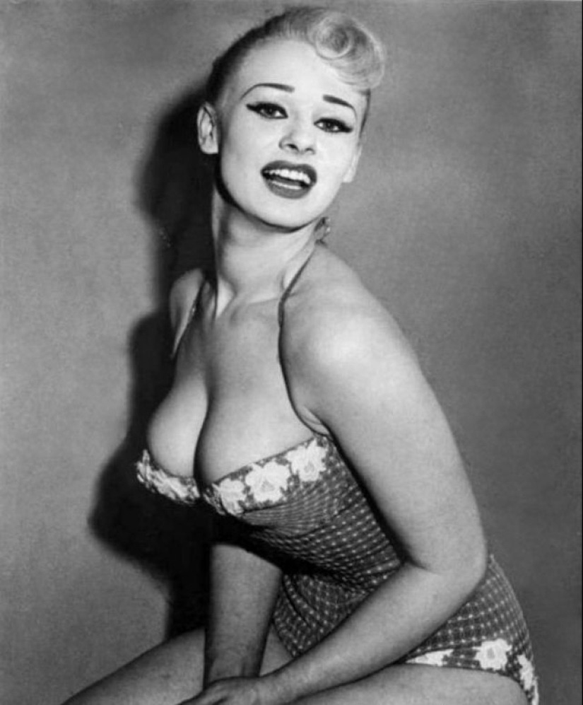 25 seductive photos of the heartbreaker Sabrina, the British Marilyn Monroe