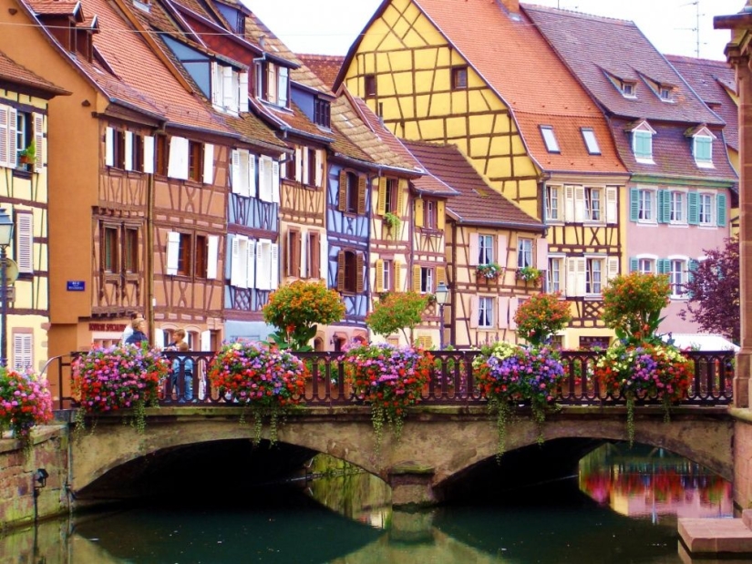 25 tiny cities that are too good to be real