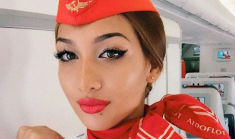 27 sexiest selfies of flight attendants from around the world