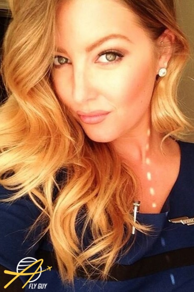 27 sexiest selfies of flight attendants from around the world