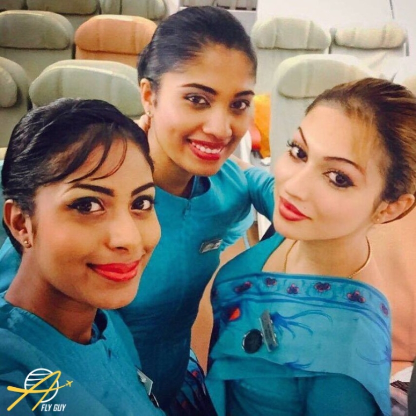 27 sexiest selfies of flight attendants from around the world