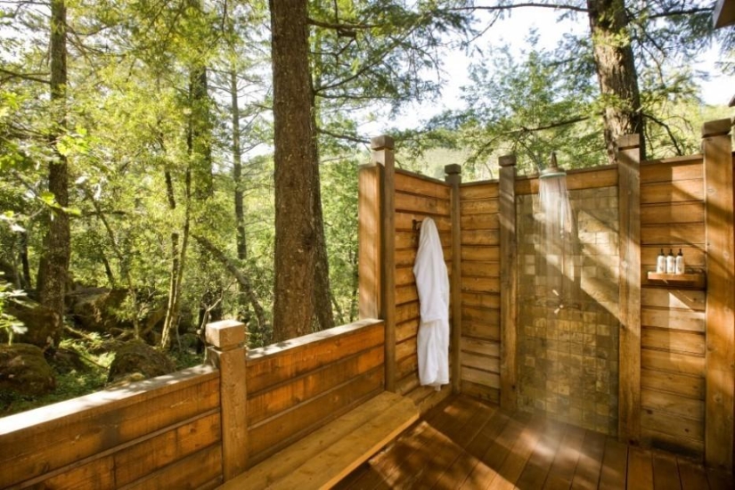 28 unique shower rooms from around the world