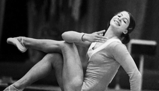 3 Soviet gymnasts applauded by the whole world