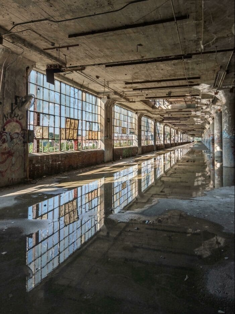 30 beautiful photos of abandoned places from all over the world