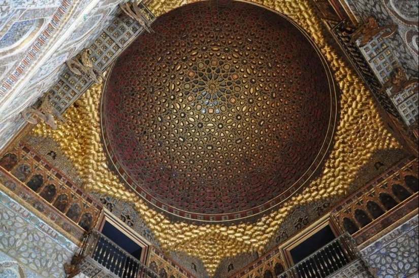 30 breathtaking ceilings