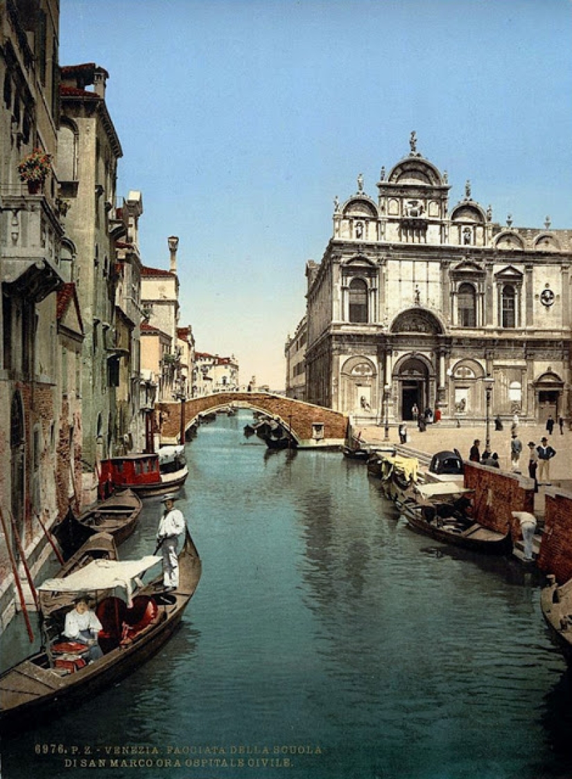 30 color photographs of Venice in the 1890‑ies