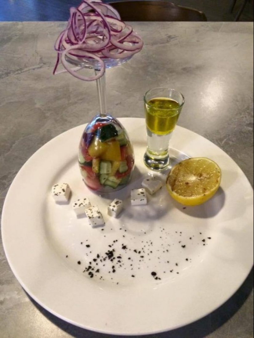 30 ejemplos raro, pero los creativos de la porción de los platos en los restaurantes