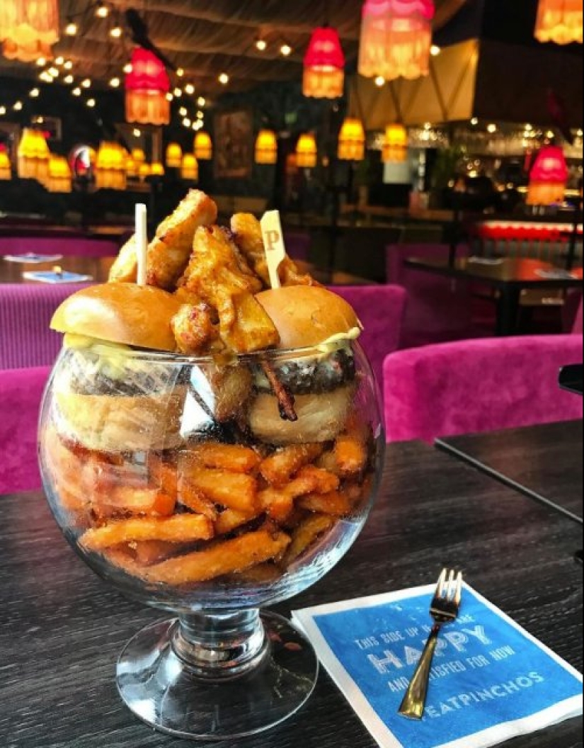 30 examples weird, but creative serving of dishes in restaurants