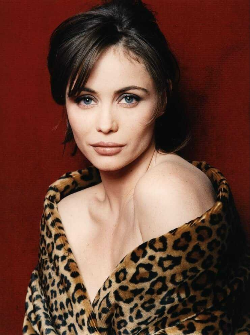 30 fotos de la joven y bella Emmanuelle Beart