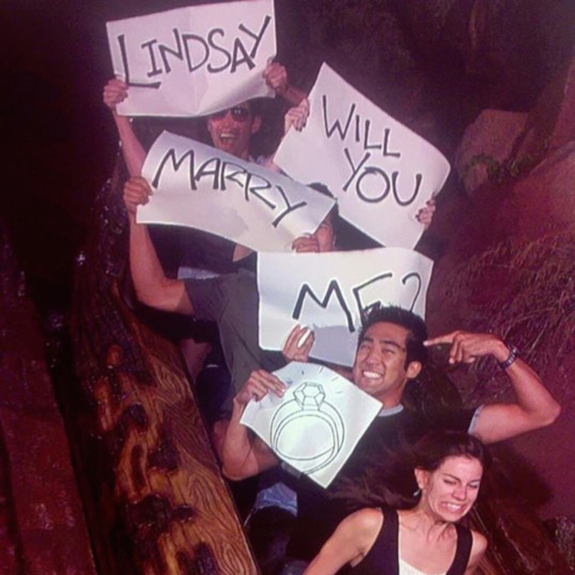 30 of the craziest and most creative marriage proposals