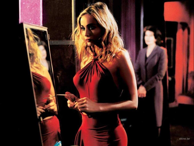 30 photos of the young and beautiful Emmanuelle Beart