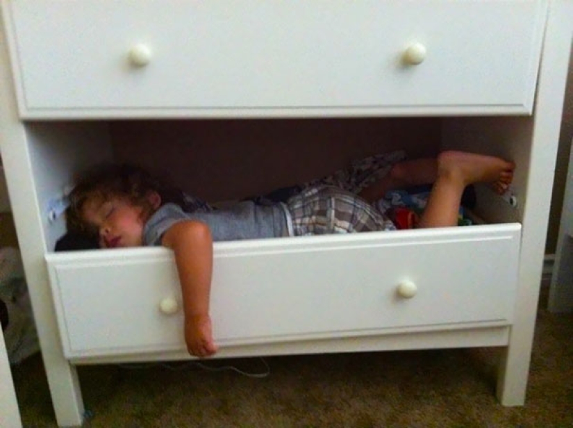 30 proofs that children can sleep anywhere, anytime, anytime