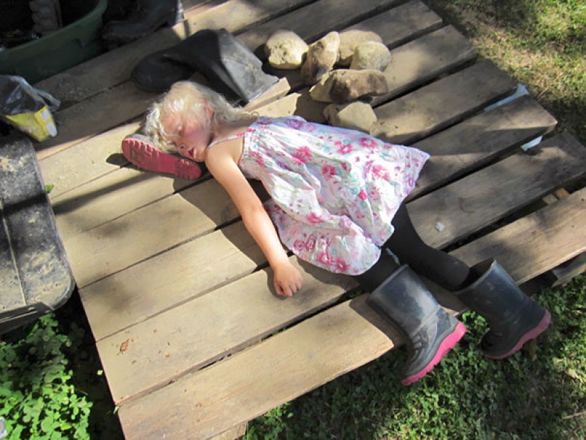 30 proofs that children can sleep anywhere, anytime, anytime