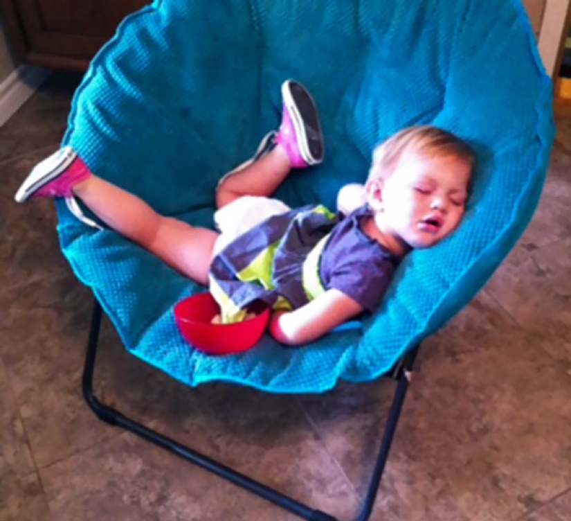 30 proofs that children can sleep anywhere, anytime, anytime