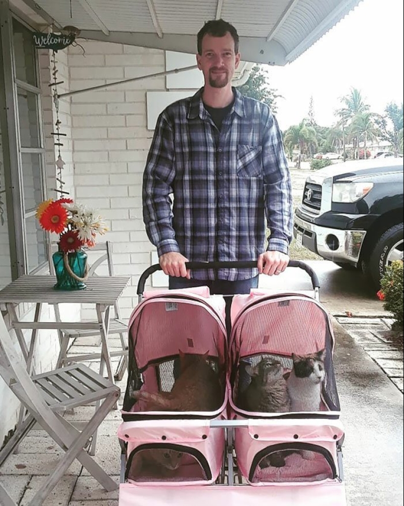 30 touching photos of men and cats