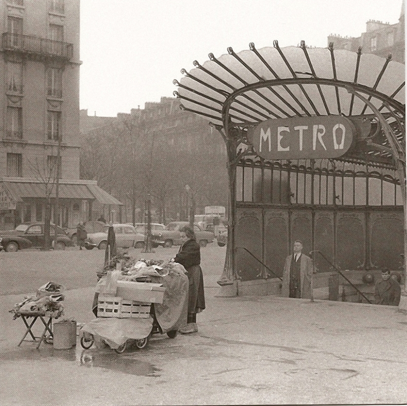 30 unique views of old Paris