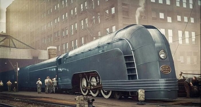 35 color photos from the past and the history behind them