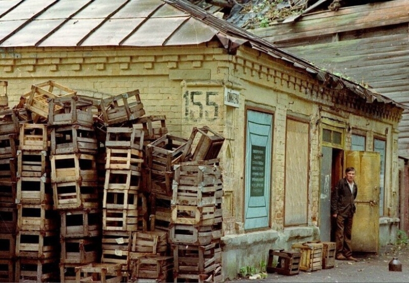 35 expressive photos about Russia in the wild 90s