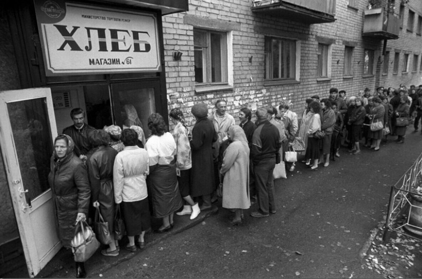 35 fotos expresivas sobre Rusia en los años 90 salvajes