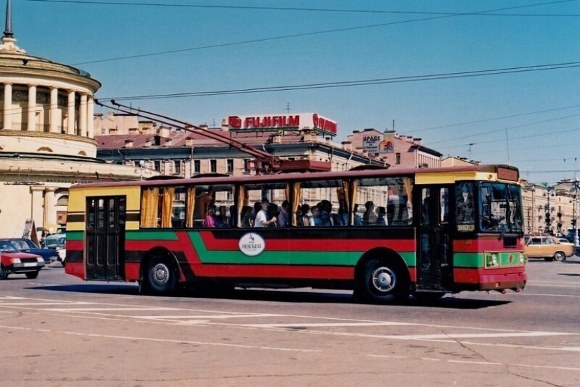 35 fotos expresivas sobre Rusia en los años 90 salvajes