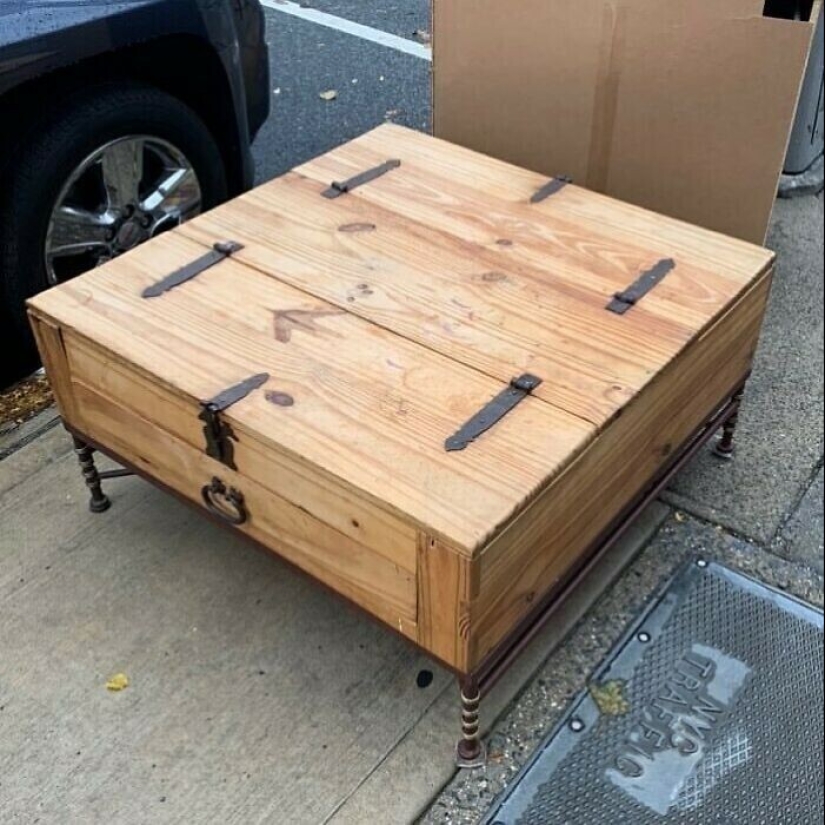 35 gorgeous things that people considered trash and put on the streets of new York