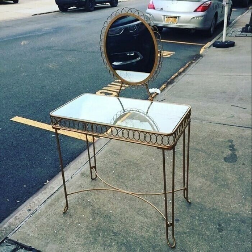 35 gorgeous things that people considered trash and put on the streets of new York