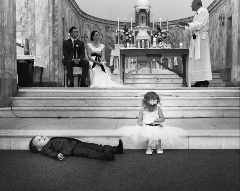 35 pruebas de que los niños son los invitados a la boda más infelices