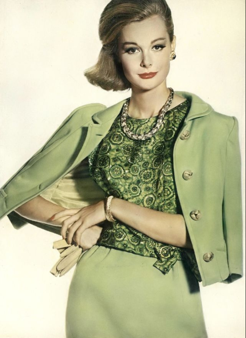 35 stunning photos of the classic model Monique Chevalier of the 1950s and 60s