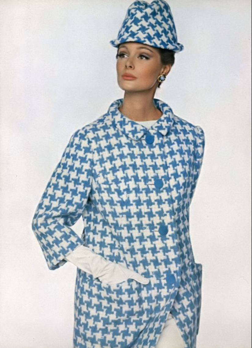 35 stunning photos of the classic model Monique Chevalier of the 1950s and 60s