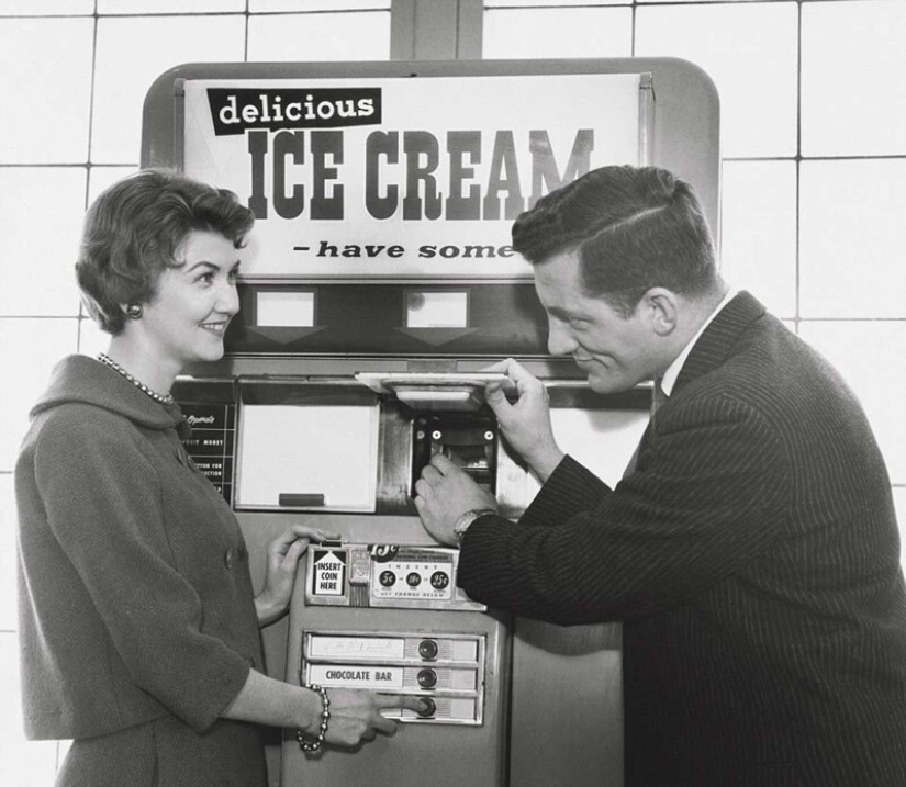 40 photos of vintage vending machines that you didn't even know about