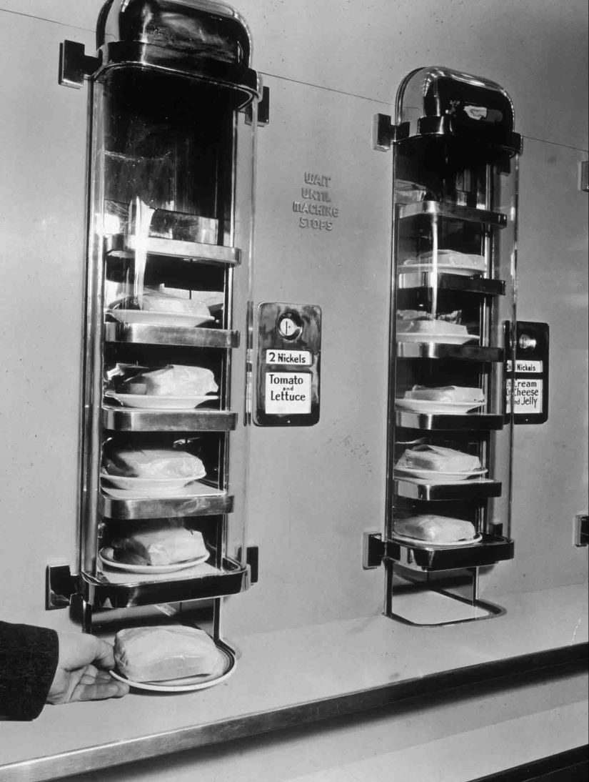 40 photos of vintage vending machines that you didn't even know about