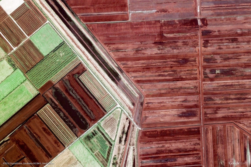 44 amazing abstract images from Google Earth