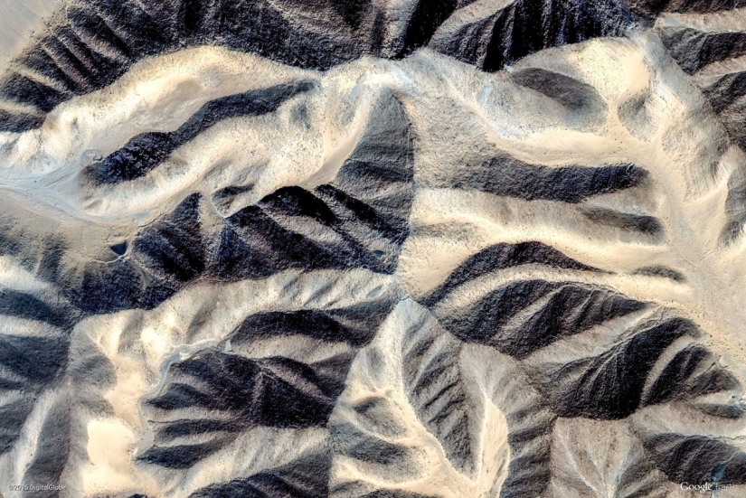 44 amazing abstract images from Google Earth