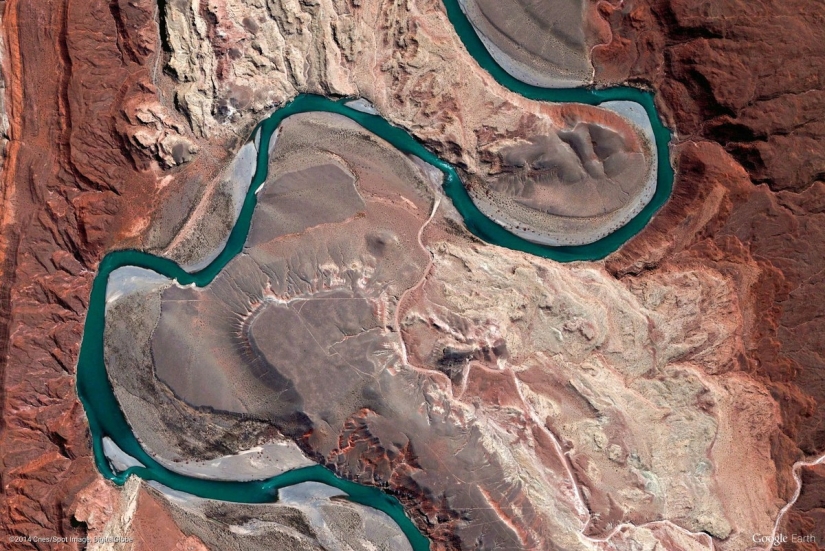 44 increíbles imágenes abstractas de Google Earth