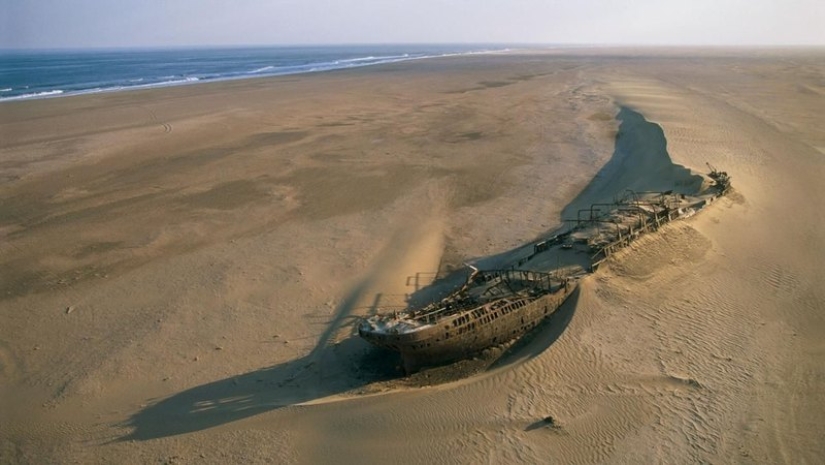 5 impresionantes playas donde se puede comer... o muertos