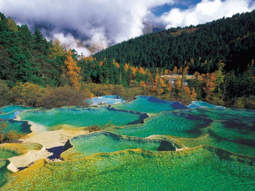 5 most beautiful waterfalls of the weather and time of year.