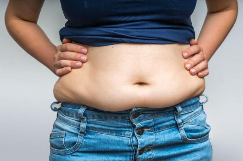 5 reasons for a large belly, not related to regular overeating