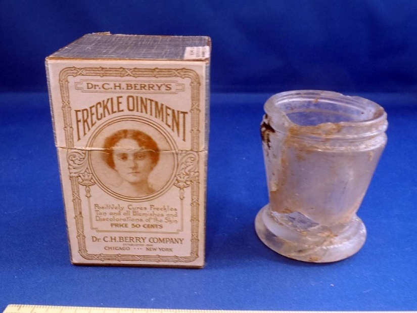 6 dangerous cosmetics of the past, from which women died painfully