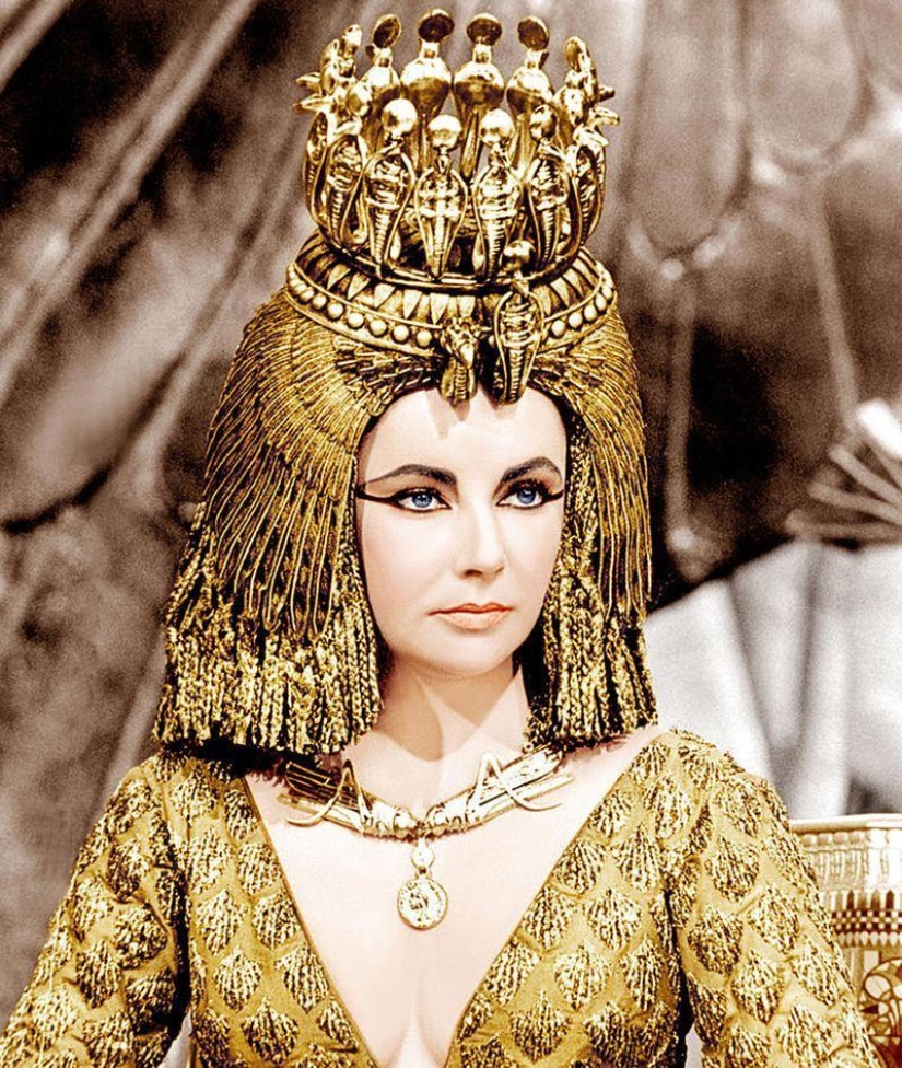 6 of the most striking images of Cleopatra on the screen