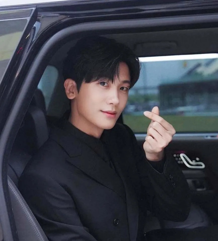 7 K-drama actors & actresses who were born into super rich families — Park Hyung Sik, Jung Hae In and others