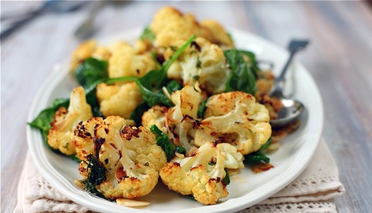 8 platos después de los cuales te enamorarás de la coliflor